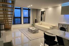 High-Floor 2BR Apartment near Zhongtan Rd Metro (L3/L4)