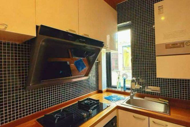 Spacious 1BR Lane House in Old Xuhui (L1/L7)