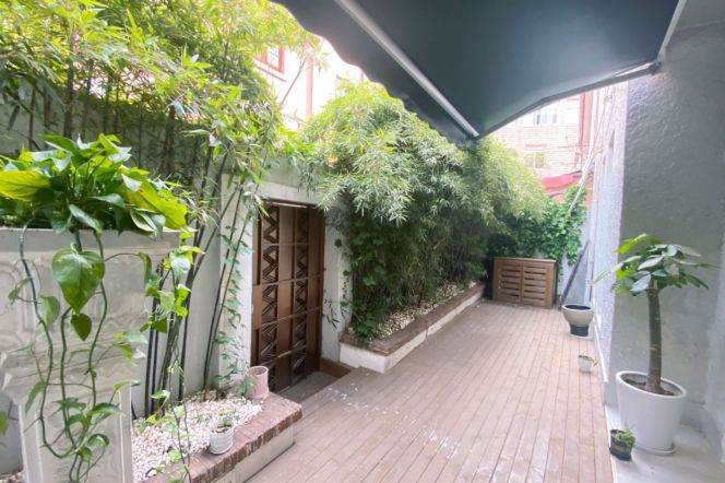 Spacious 3BR Lane House with Terrace