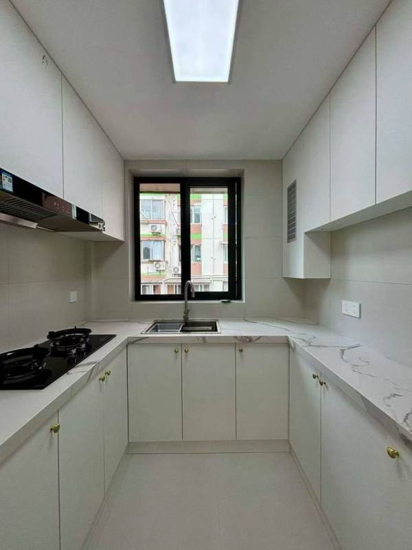 Housing image — Kitchen