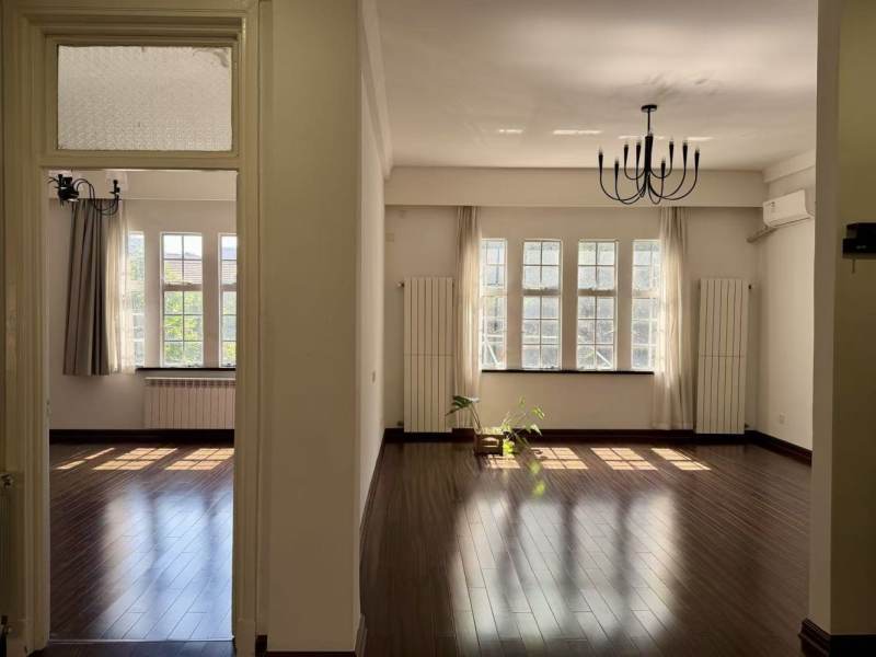 Housing image — Living Room