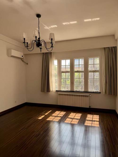 Housing image — Bedroom