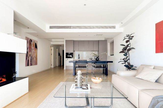High-Floor Spacious 2BR Apartment near Hanzhong Rd Metro with Outstanding View (L1/L3/L4/L12/L13)