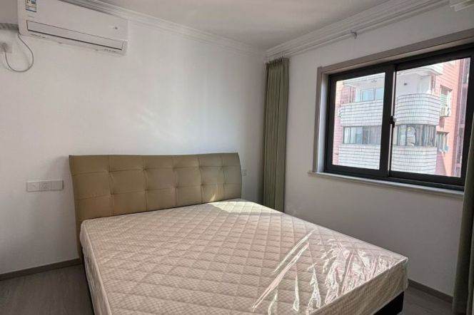 Spacious 2BR Apartment in Jing'an (L2/L11)
