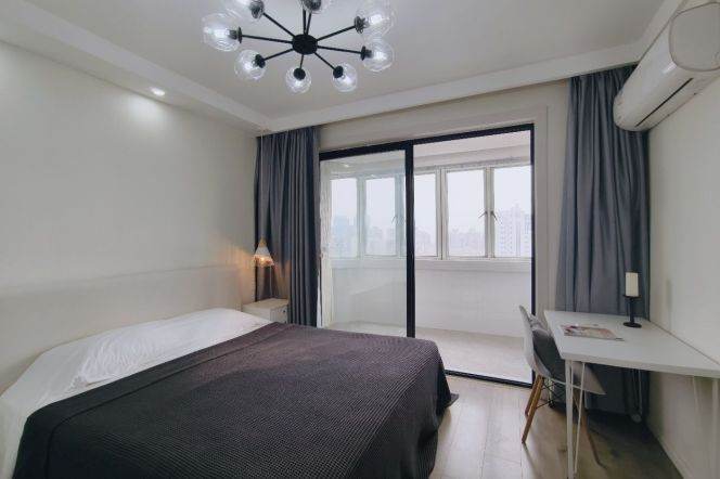 High-Floor 2BR Apartment near Caobao Rd Metro (L1/L12)