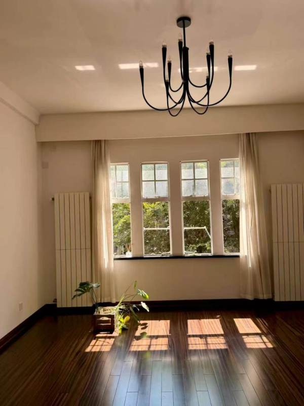 Housing image — Living Room