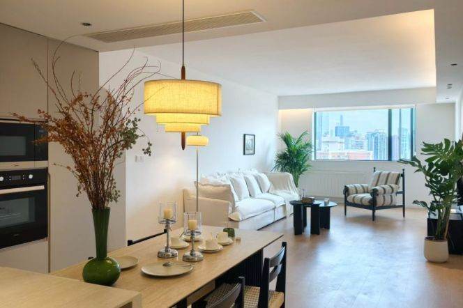 High-Floor 4BR Apartment near Zhongshan Park