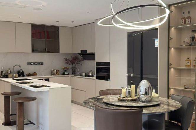 Spacious 3BR Apartment near Zhongshan Park (L2/L3/L4)