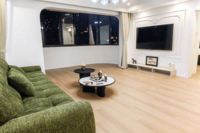 High-Floor 3BR Apartment in Lujiazui with Outstanding View (L2/L9)