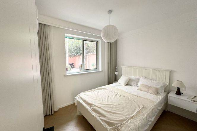 1BR Apartment near Zhongshan Park with Terrace (L2/L11)