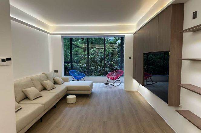 4BR Apartment in Jing'an with Green View (L13/L14)