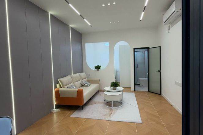 1BR Lane House near Xintiandi Metro with Floor-to-Ceiling Windows (L10/L13)