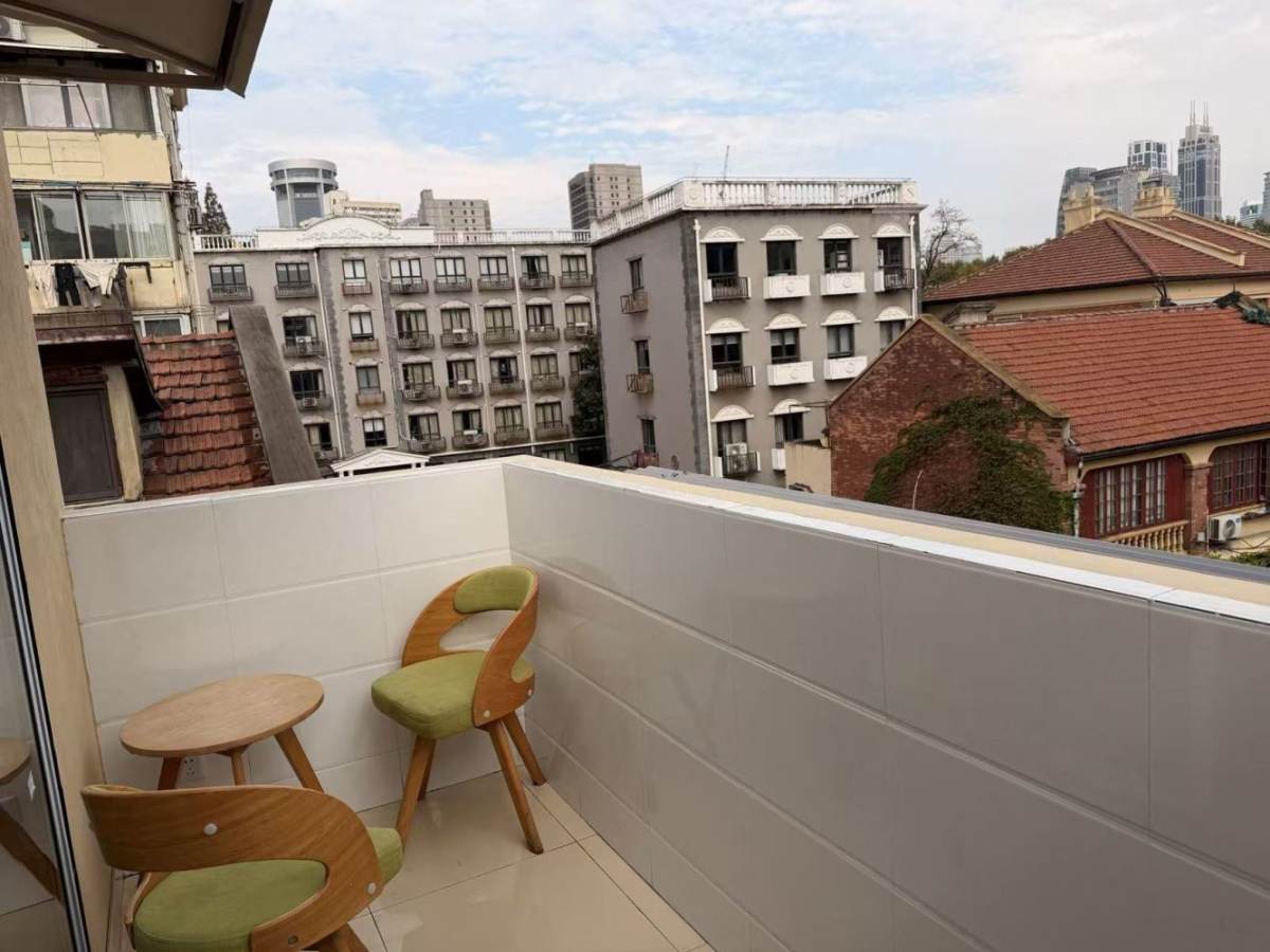 Housing image — Balcony