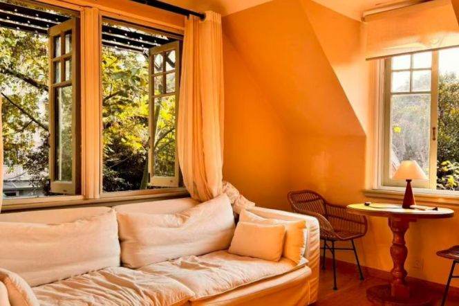 1BR Apartment in Old Xuhui (L10)