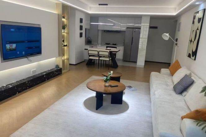 High-Floor 2BR Apartment near Suzhou River Mengqing Garden (L3/L4)