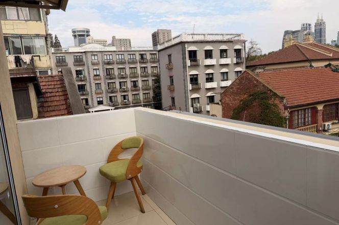 Short-Term 1BR Lane House near IAPM (L1/L10/L12)