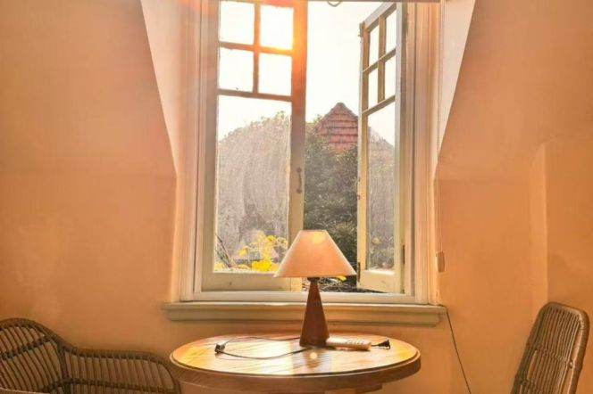 1BR Apartment in Old Xuhui (L10)