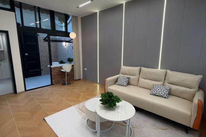 1BR Lane House near Xintiandi Metro with Floor-to-Ceiling Windows (L10/L13)
