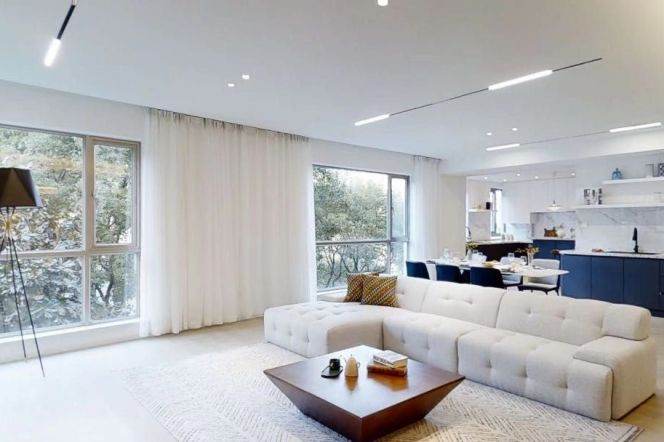 4BR Apartment in Xintiandi with Floor-to-Ceiling Windows (L10/L13)