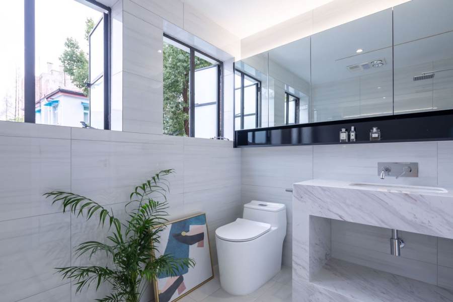Housing image — Bathroom