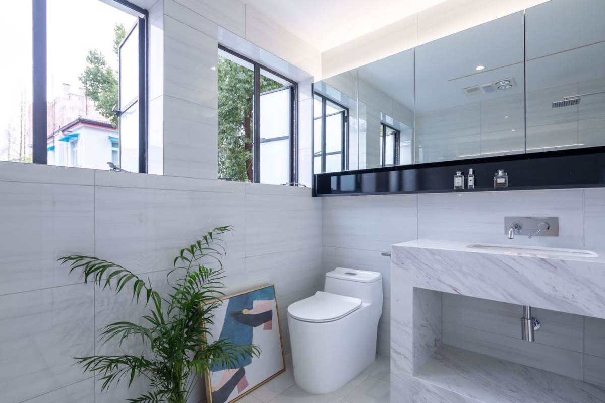 Housing image — Bathroom