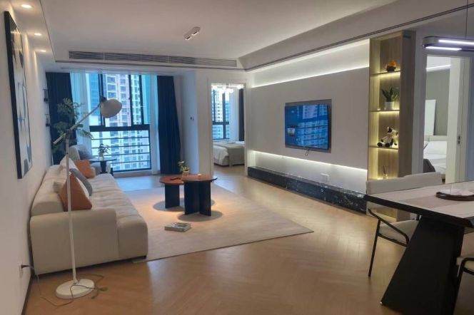 High-Floor 2BR Apartment near Suzhou River Mengqing Garden (L3/L4)