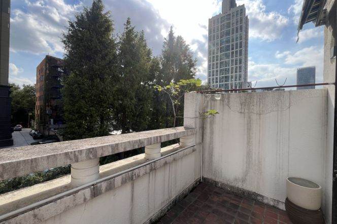 Spacious 1BR Heritage Apartment in Old Xuhui (L1/L7/L10/L12)