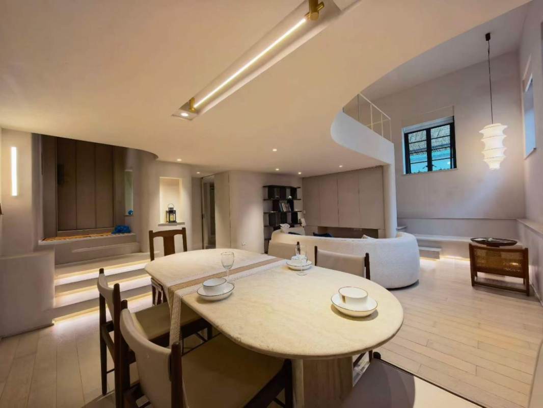 Housing image — Dining Area