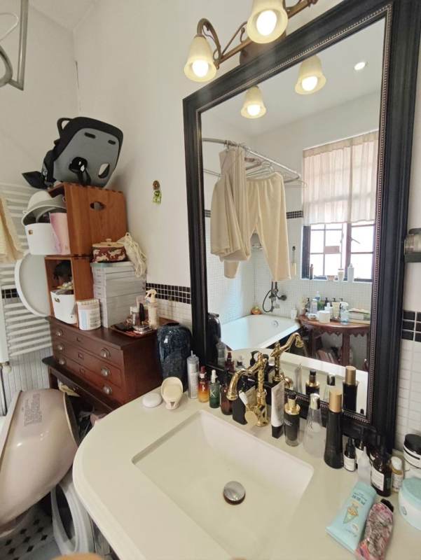 Housing image — Bathroom