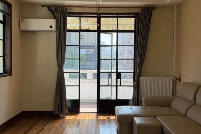 Spacious 1BR Apartment in Old Xuhui (L1/L7/L10/L12)