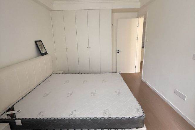 1BR Apartment in Old Xuhui (L9/L12)