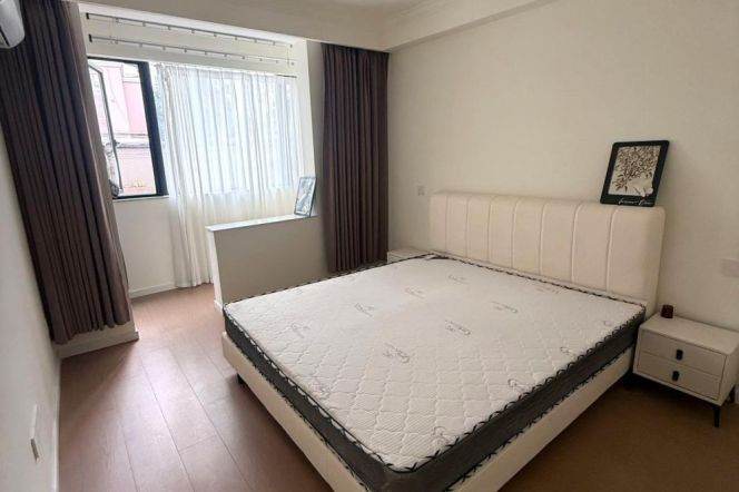 1BR Apartment in Old Xuhui (L9/L12)