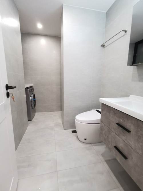Housing image — Bathroom