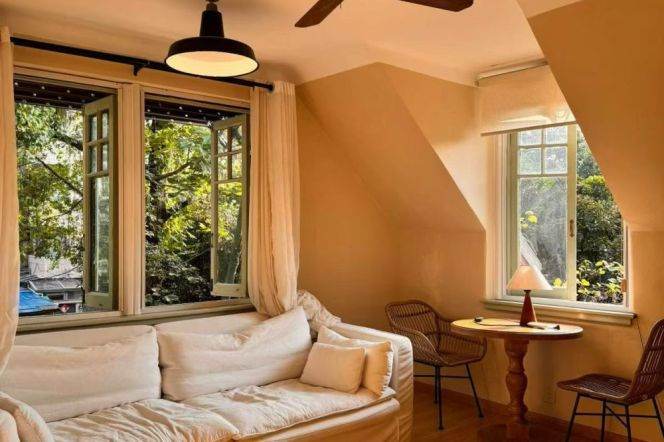 1BR Apartment in Old Xuhui (L10)