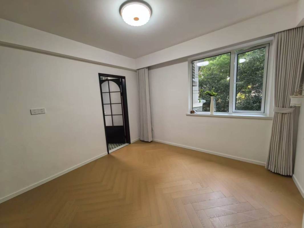 Housing image — Bedroom