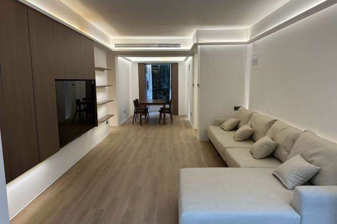 4BR Apartment in Jing'an with Green View (L13/L14)