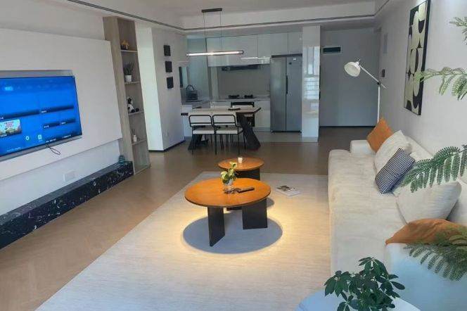 High-Floor 2BR Apartment near Suzhou River Mengqing Garden (L3/L4)