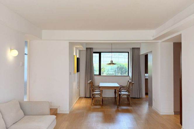 3BR Apartment near Xujiahui Metro with Terrace (L4)
