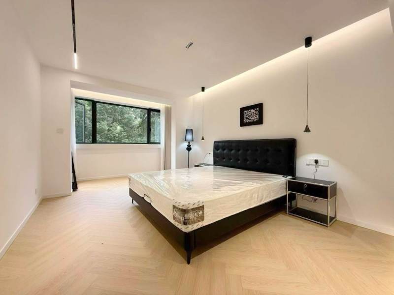 Housing image — Bedroom