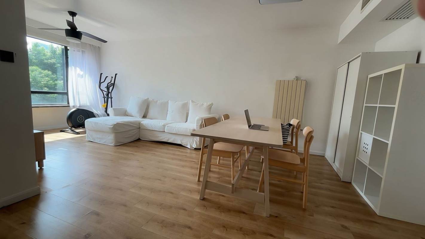 Housing image — Living Room
