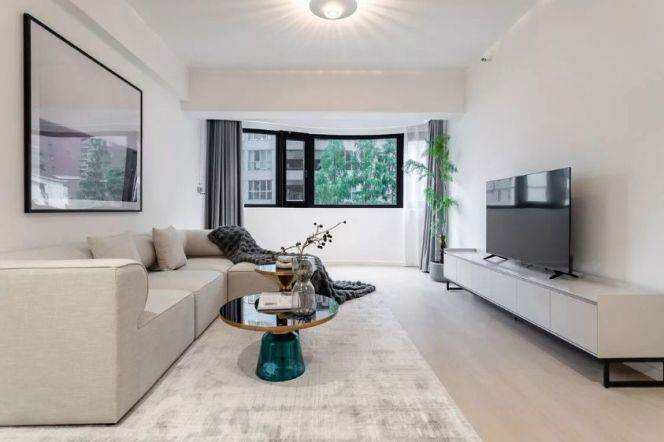 3BR Apartment near Jiangsu Rd Metro