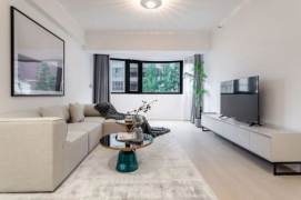 3BR Apartment near Jiangsu Rd Metro
