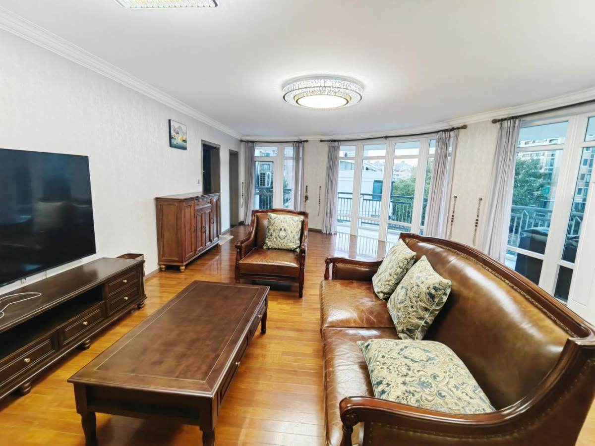 Housing image — Living Room