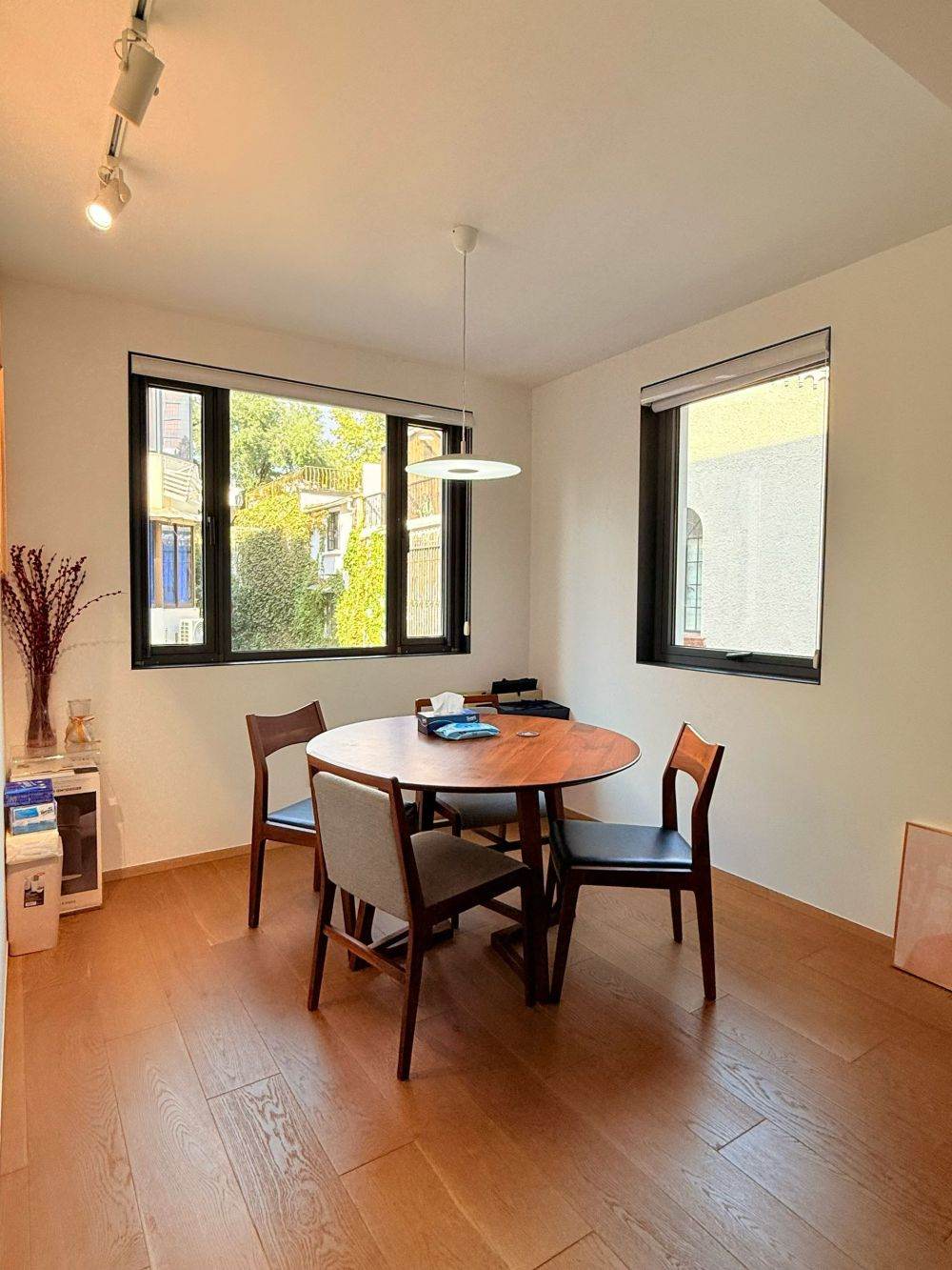 Housing image — Dining Area