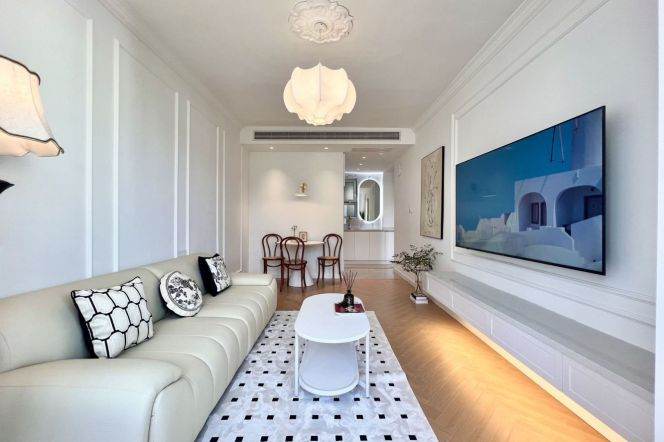 Spacious 1BR Apartment in Xujiahui (L3/L4/L10)