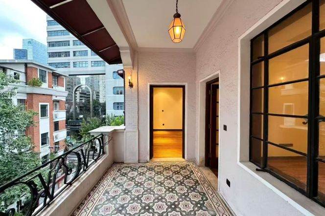 Spacious 2BR Heritage Apartment in Jing'an (L2/L7/L14)