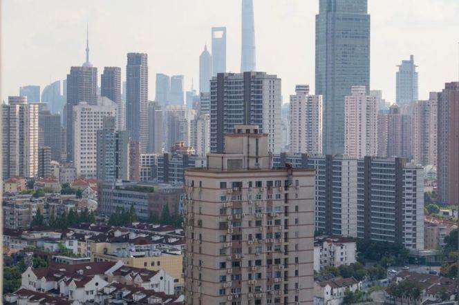 High-Floor 3BR Apartment in Jing'an with Outstanding View (L7/L13)