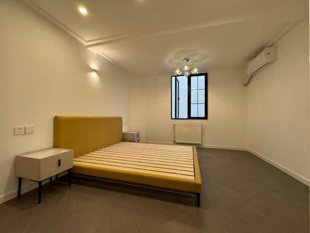 Housing image — Bedroom
