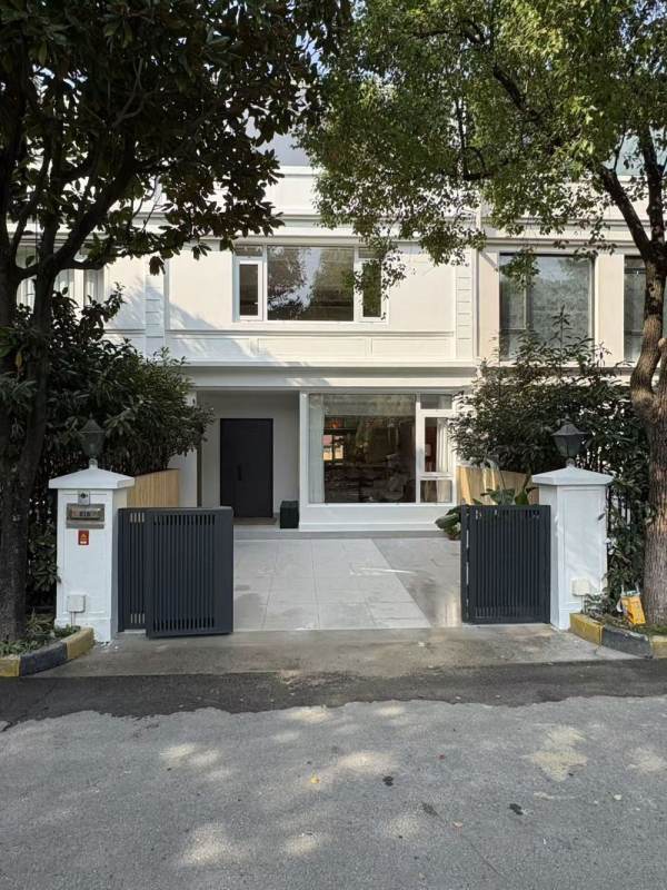 Housing image — Building Exterior