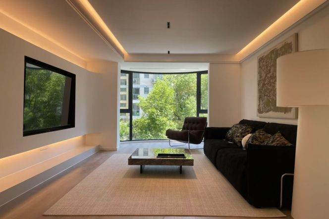 3BR Apartment near Zhongshan Park with Floor-to-Ceiling Windows (L2/L3/L4)